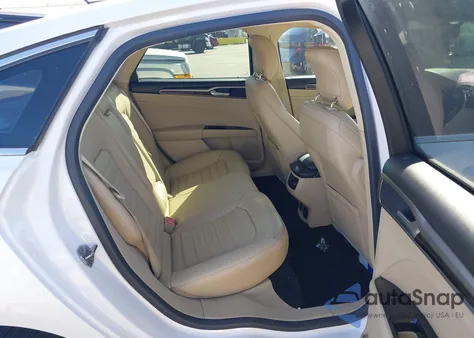 2013 Ford Fusion Hybrid Se z USA, uszkodzony, nr VIN 3FA6P0LU1DR265994